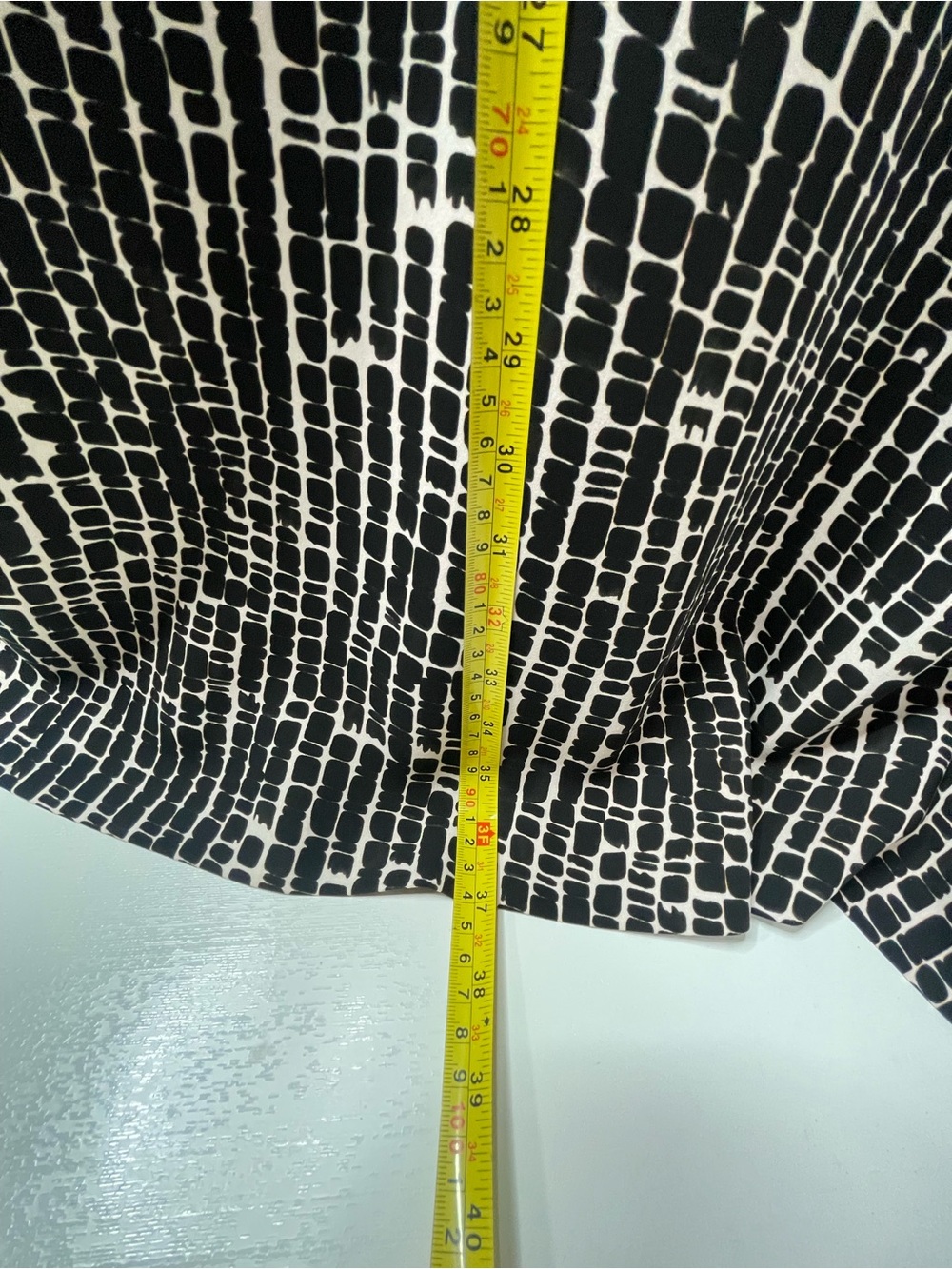 Max Mara Studio Black & White Geometric
Textured Shift Dress - Size M (IT 42) - Picture 7 of 7